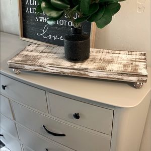 White table riser